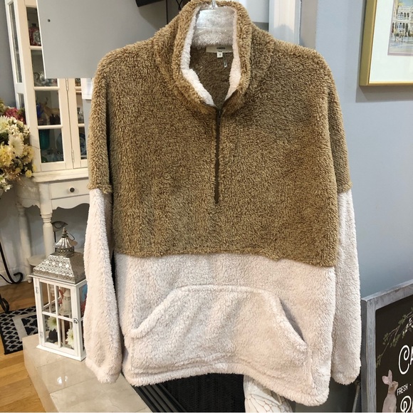 entro Jackets & Blazers - NEW Oversized Long Sleeve Teddybear Sherpa Half Quarter Zip Pullover